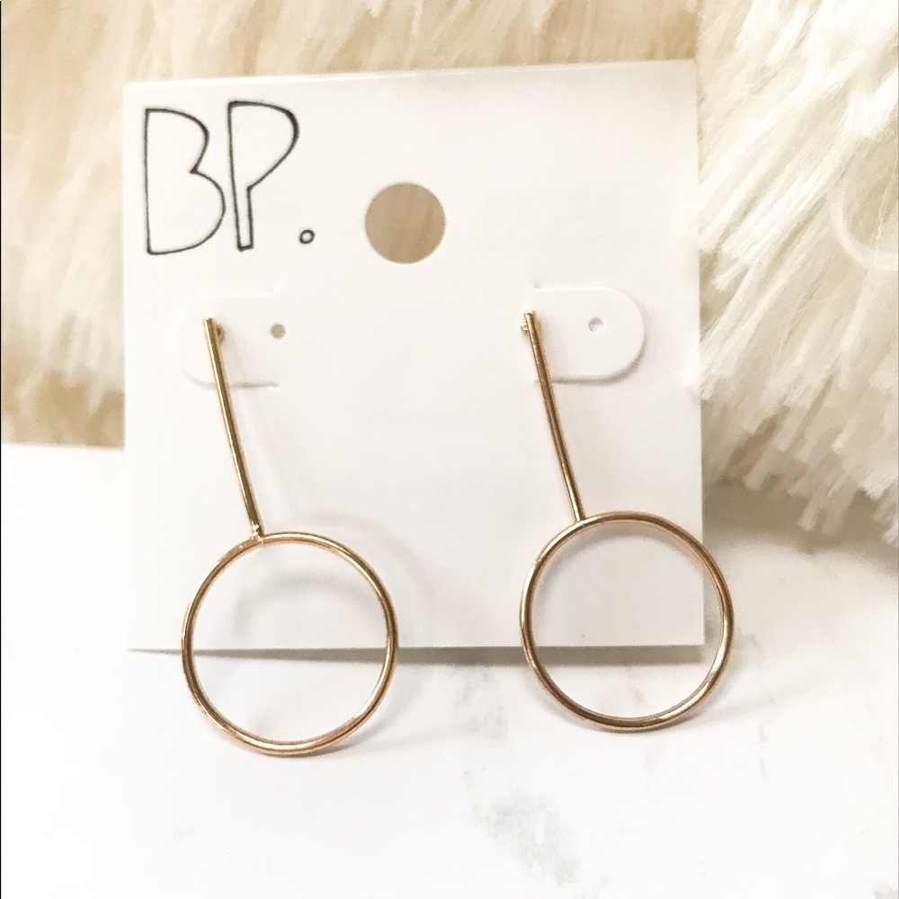 Chic gold color earrings